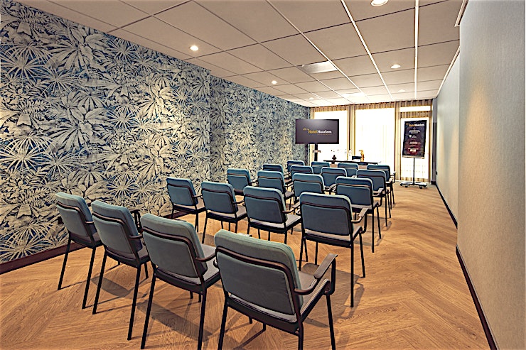 Haarlem 18 Are you looking for the perfect location to dine, have a festive drink, successful meeting or overnight stay? Look no further!
With all the facilities under one roof, we can fulfill all of your wishe